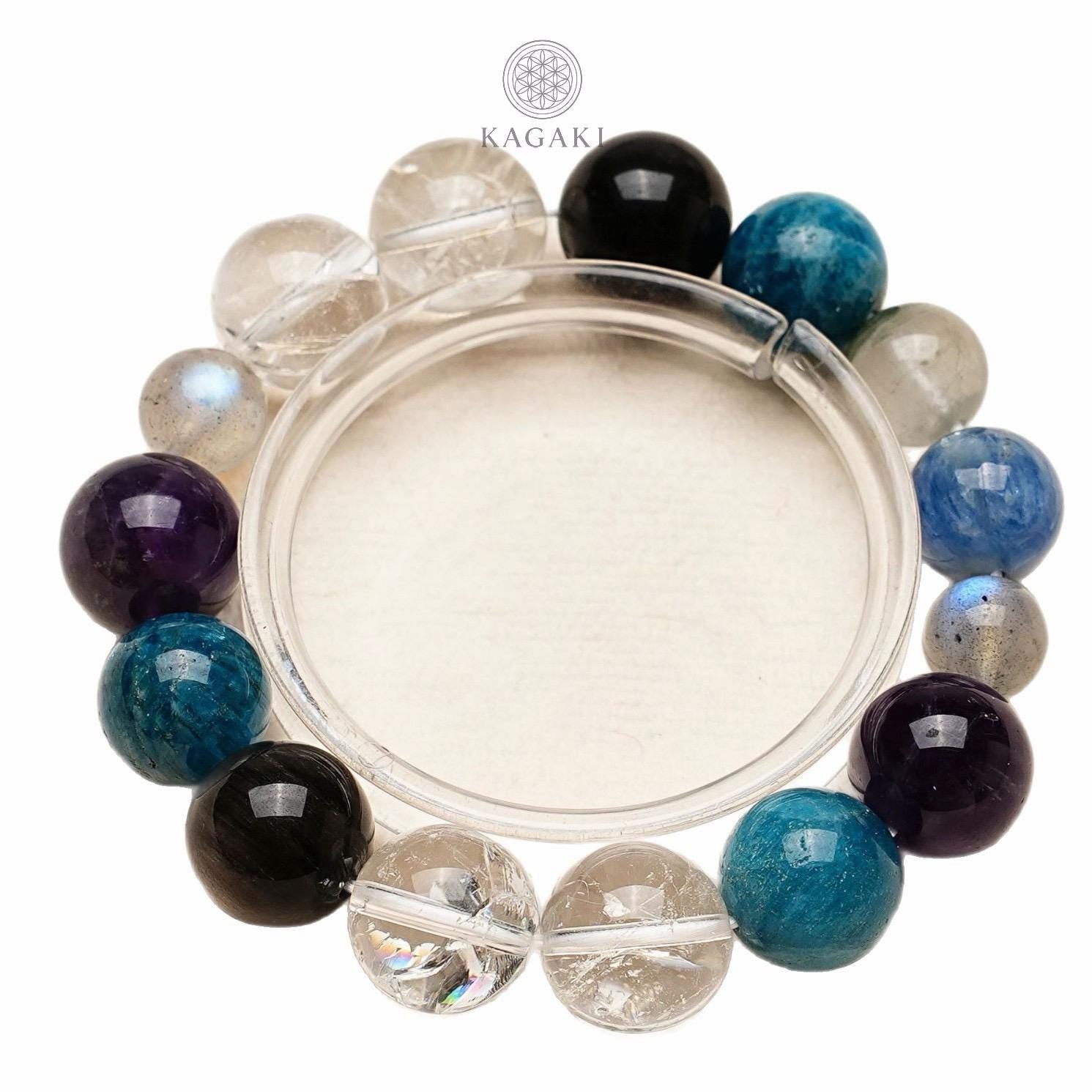 KAGAKI blue crystal protection bracelet in blue crystal with quartz and amethyst, alternate angle, for meditation and daily intention