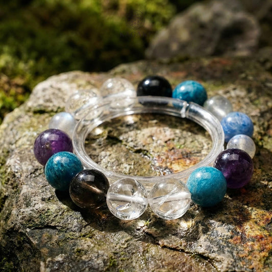 KAGAKI blue crystal protection bracelet in blue crystal with quartz and amethyst, main, for meditation and daily intention