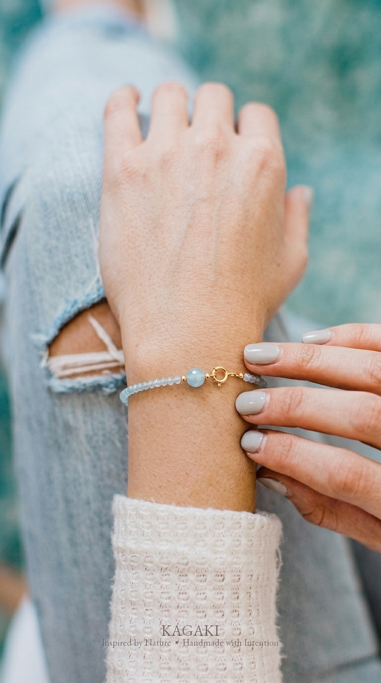 KAGAKI Brook aquamarine 14k gold bead bracelet, worn view, handmade aquamarine gold bracelet