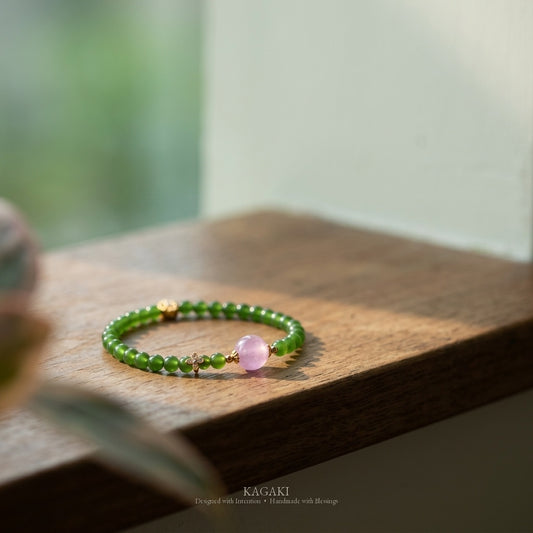 KAGAKI Bud green jade fine bead pink focal bracelet, studio styled view, handmade dainty jade bracelet