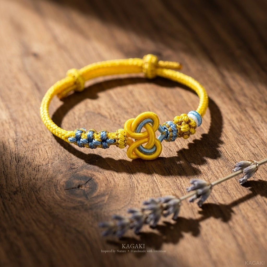 KAGAKI handmade heart knot friendship cord bracelet — Pulse – 鼓 — — — styled-scene (1/24)