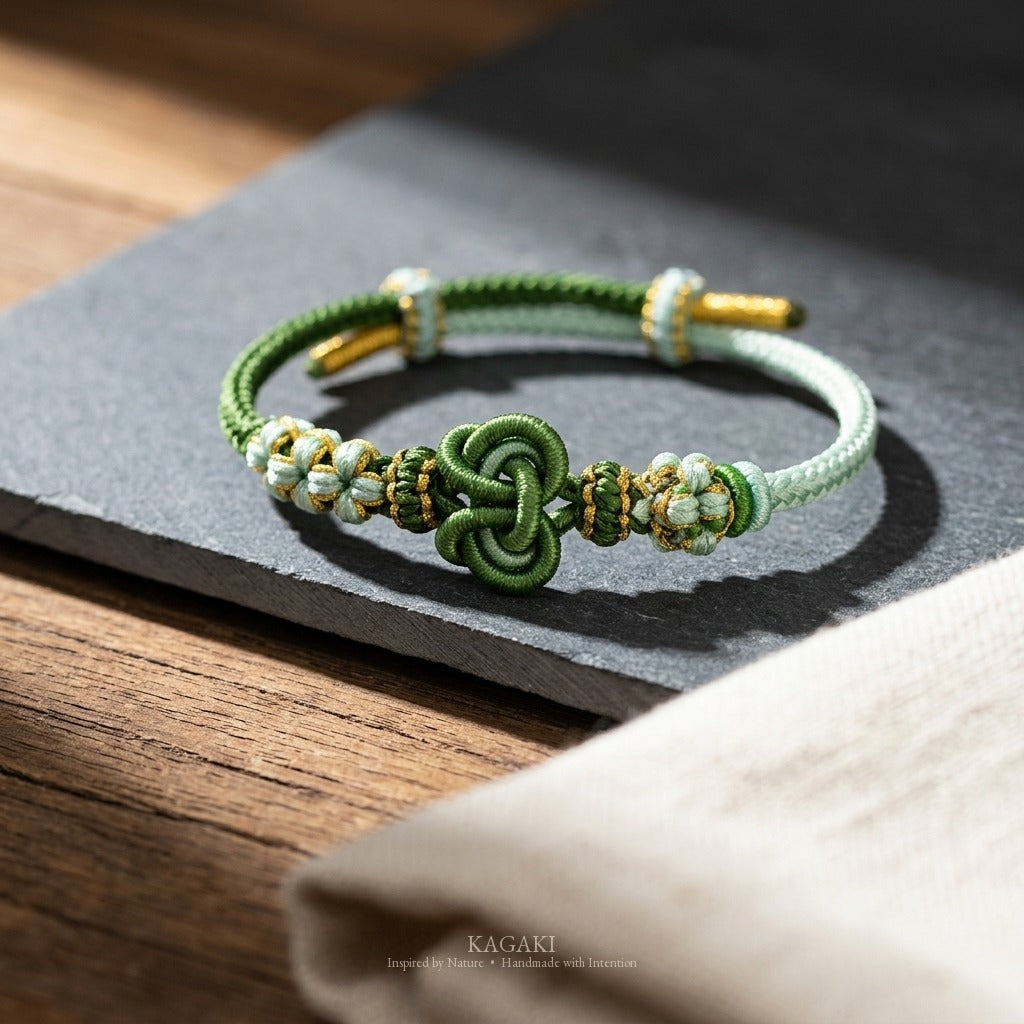 KAGAKI handmade heart knot friendship cord bracelet — Pulse – 鼓 — — — styled-scene (4/24)