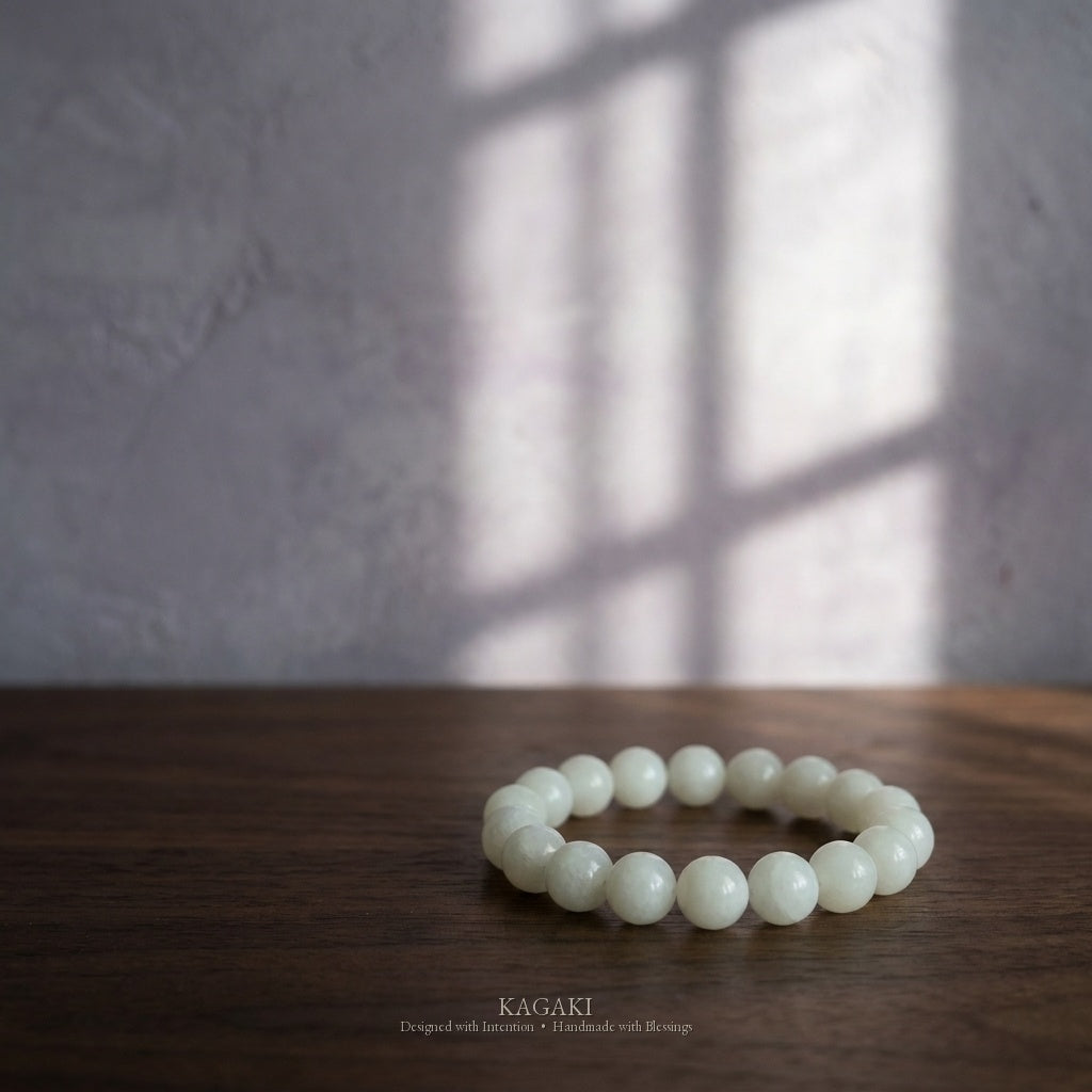 KAGAKI Snow white jade beaded stretch bracelet, product view, handmade white jade bracelet