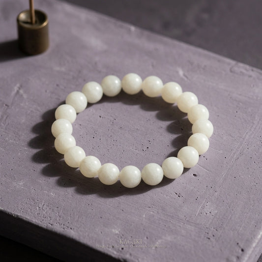 KAGAKI Snow white jade beaded stretch bracelet, product view, handmade white jade bracelet