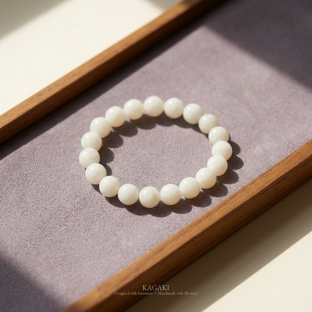 KAGAKI Snow white jade beaded stretch bracelet, product view, handmade white jade bracelet