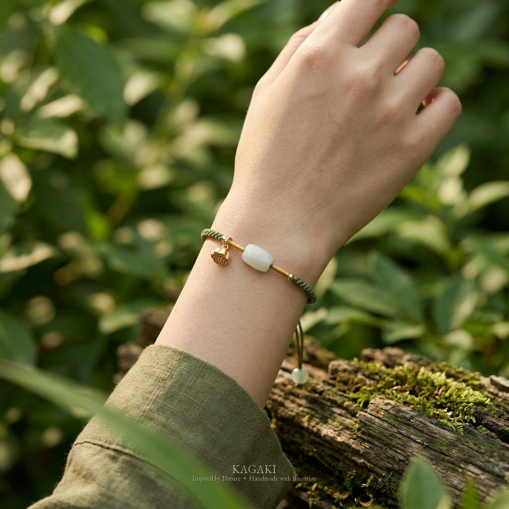 KAGAKI Pond green jade gold lotus pod charm bracelet, worn on wrist, handmade green jade bracelet