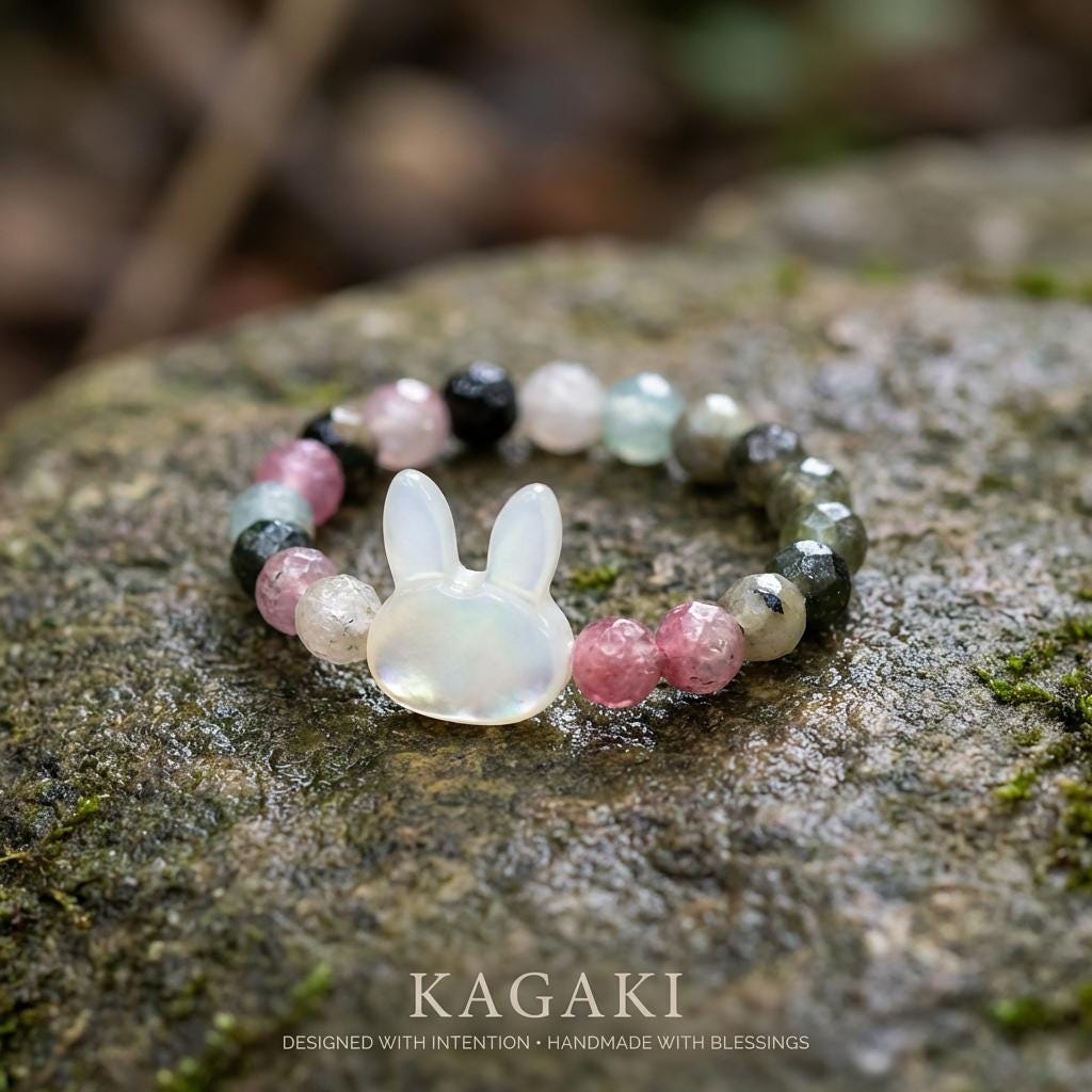 KAGAKI cat bunny clear quartz crystal ring in clear quartz with mother-of-pearl, styling, for daily wear and gifting