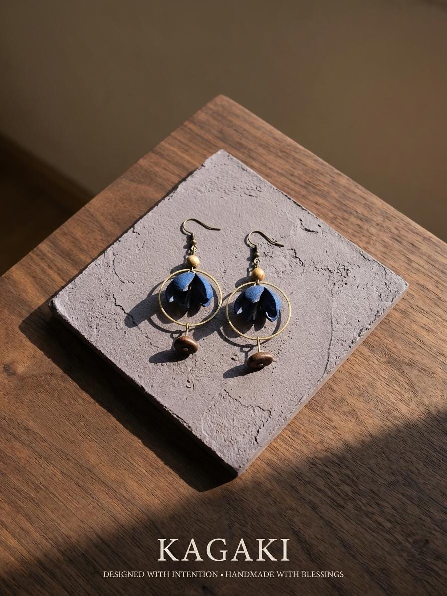 KAGAKI dried flower botanical earrings in natural floral tones, material detail, for daily wear and gifting